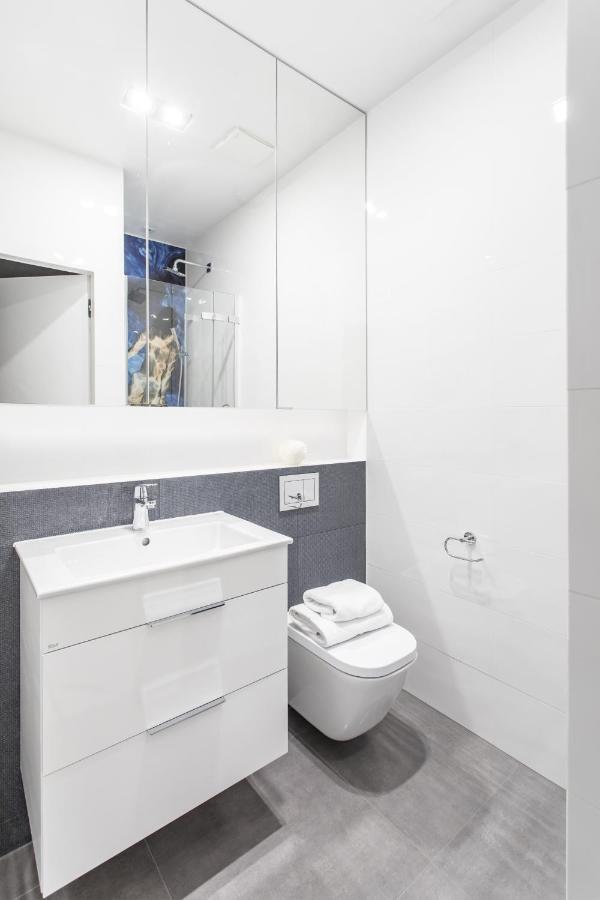 Lion Apartments - Naviflat Brabank Premium Apartment With Parking 그단스크 외부 사진